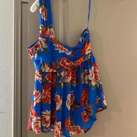 Astr Off Shoulder Top - Picture 2 of 3